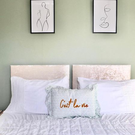 Stunning Apartment, Sleeps 4, Central London, 1 Bedroom, Zone 1, Kennington - Open For Business Stays, Long Stays And Families Relocating Eksteriør bilde