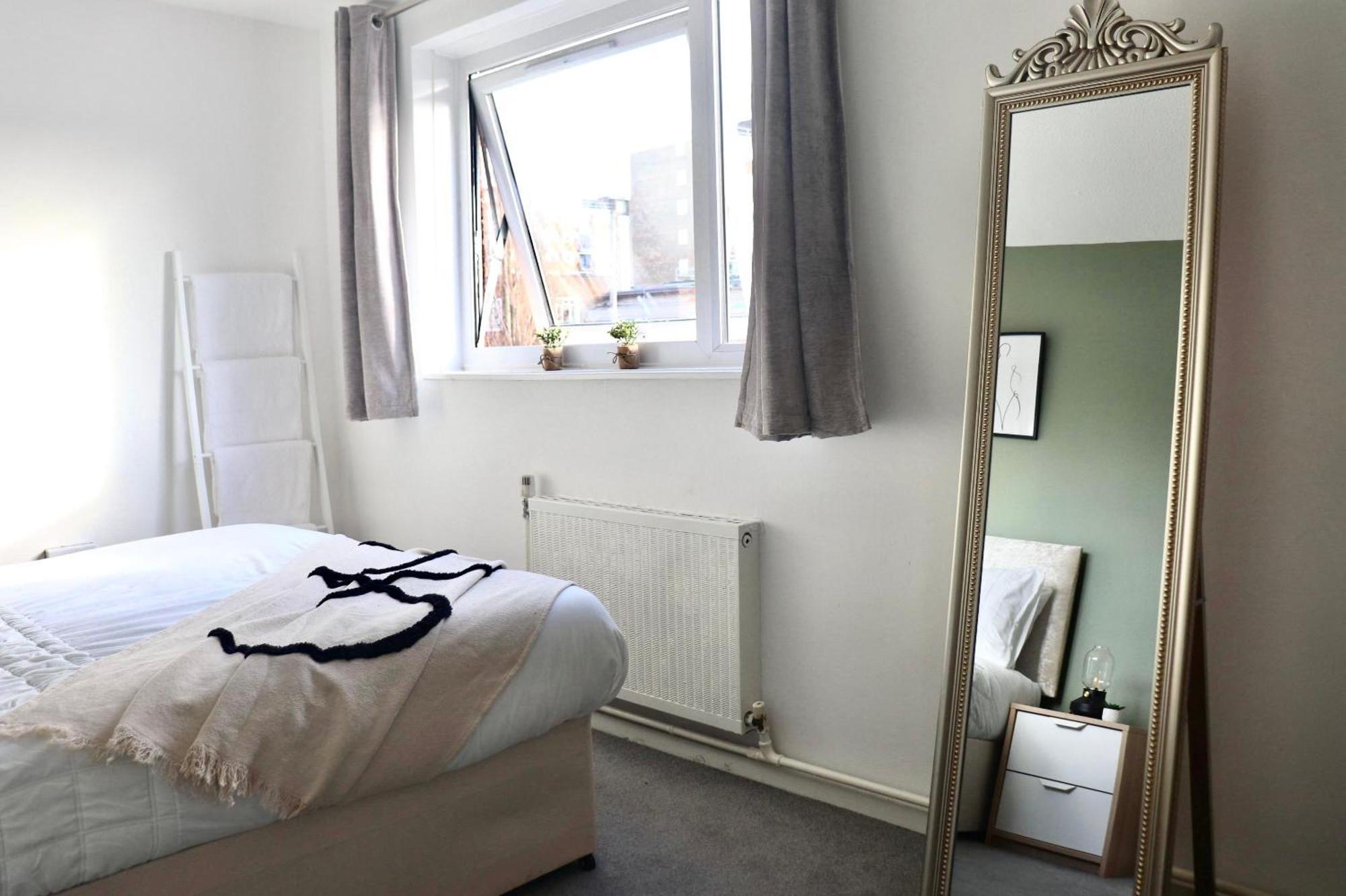 Stunning Apartment, Sleeps 4, Central London, 1 Bedroom, Zone 1, Kennington - Open For Business Stays, Long Stays And Families Relocating Eksteriør bilde