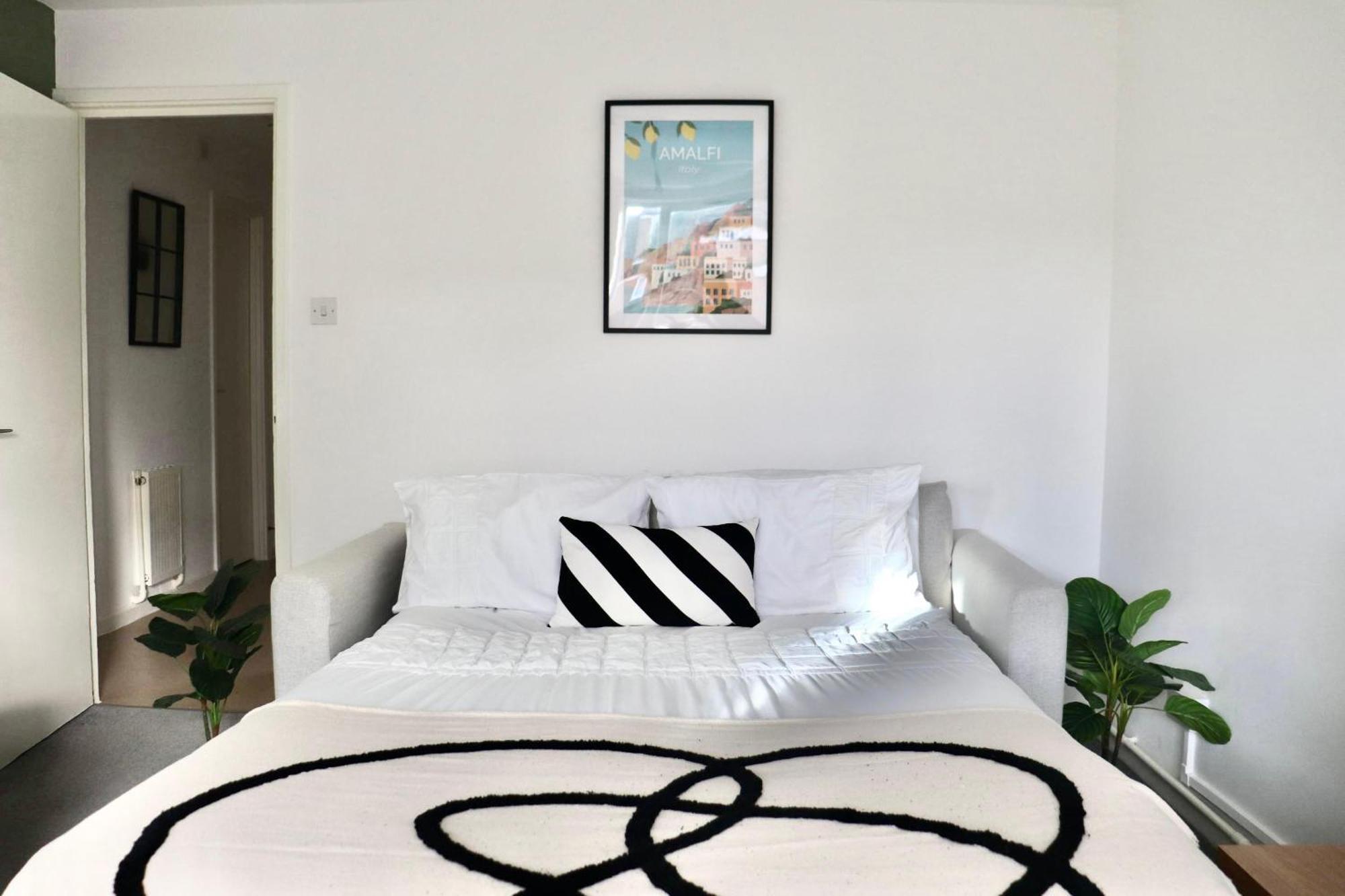 Stunning Apartment, Sleeps 4, Central London, 1 Bedroom, Zone 1, Kennington - Open For Business Stays, Long Stays And Families Relocating Eksteriør bilde