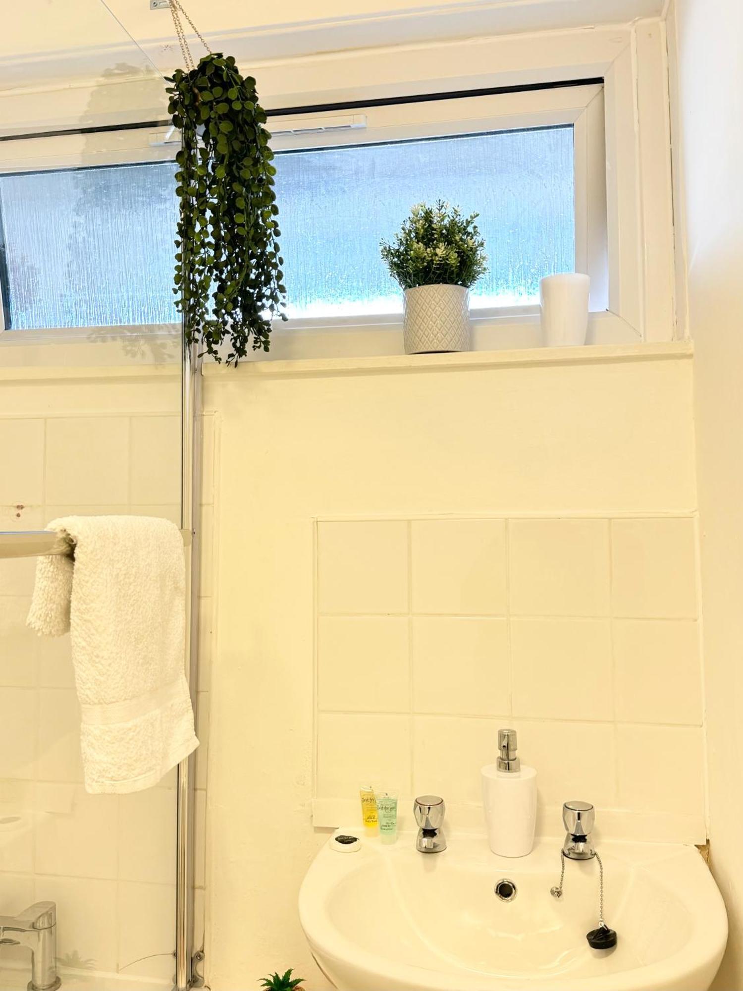 Stunning Apartment, Sleeps 4, Central London, 1 Bedroom, Zone 1, Kennington - Open For Business Stays, Long Stays And Families Relocating Eksteriør bilde